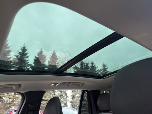 Used 2022 Volvo XC90 T6 Momentum w/ Advanced Package image 18