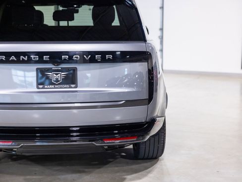 Used 2025 Land Rover Range Rover SE AWD/4WD image 13