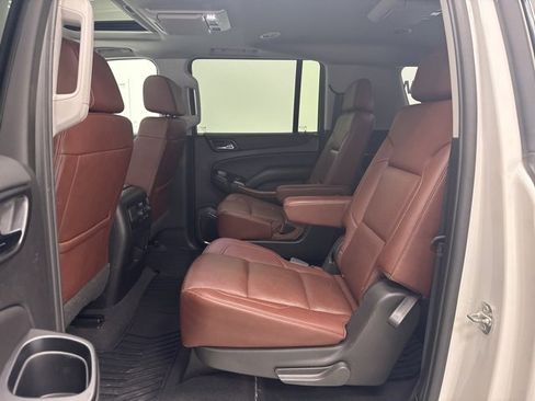 Used 2019 Chevrolet Suburban Premier w/ Premier Plus Edition image 30