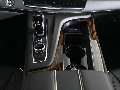 Used 2022 Cadillac Escalade Premium Luxury image 14