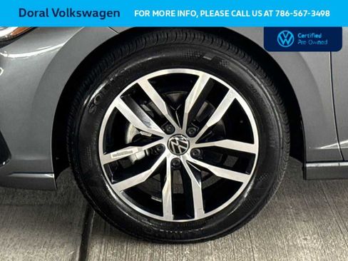 Used 2025 Volkswagen Jetta SE image 11