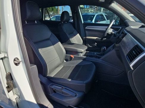 Used 2023 Volkswagen Atlas Cross Sport SE w/ Black Wheel Package FWD image 16