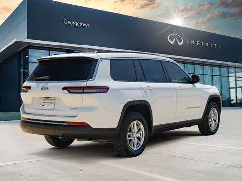 Used 2025 Jeep Grand Cherokee L Laredo RWD image 5