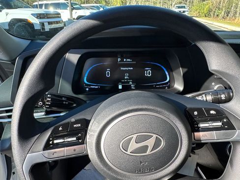 New 2026 Hyundai Elantra SE image 16