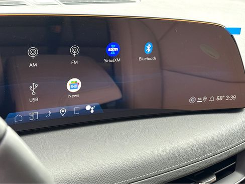 New 2025 Cadillac XT5 Luxury AWD/4WD image 10