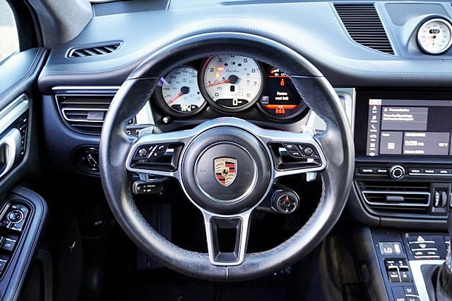 Used 2021 Porsche Macan Turbo AWD/4WD image 30