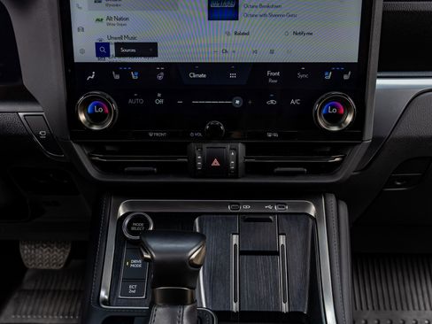 Used 2024 Lexus GX 550 w/ Accessory Package (Z1) AWD/4WD image 26
