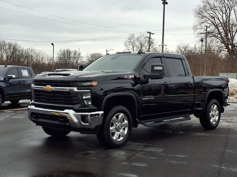 Used 2024 Chevrolet Silverado 2500 LT w/ Convenience Package image 1