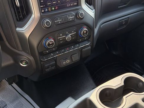 Used 2021 Chevrolet Silverado 1500 LT w/ Z71 Off-Road Package AWD/4WD image 12