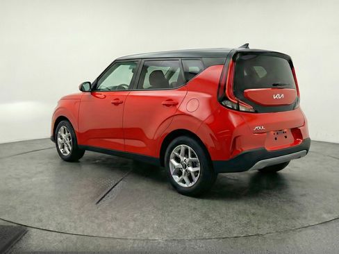 Used 2025 Kia Soul LX w/ LX Technology Package image 5