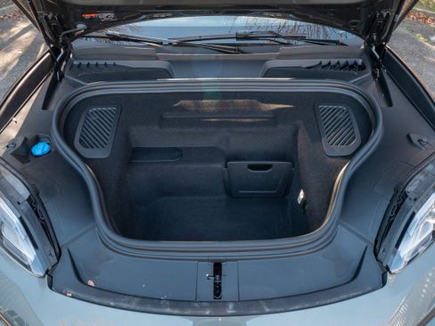 Used 2025 Porsche Macan Electric image 40