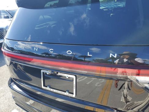 New 2025 Lincoln Aviator 2WD w/ Jet Appearance Package image 5