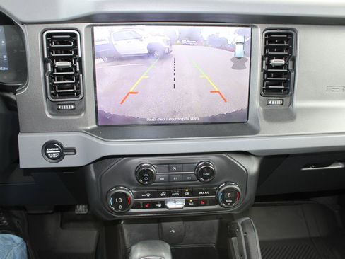 Used 2024 Ford Bronco Big Bend w/ Sasquatch Package AWD/4WD image 18