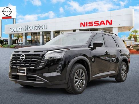 New 2026 Nissan Pathfinder SV w/ SV Premium Package FWD image 2