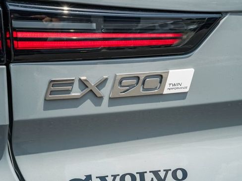 New 2026 Volvo EX90 Ultra AWD/4WD image 9