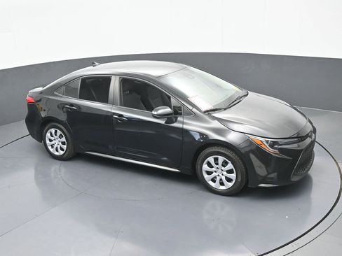Used 2022 Toyota Corolla LE image 47