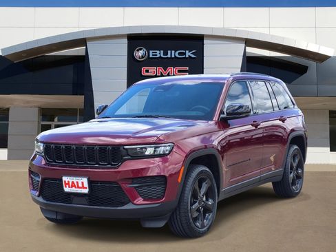 Used 2023 Jeep Grand Cherokee Altitude AWD/4WD image 3