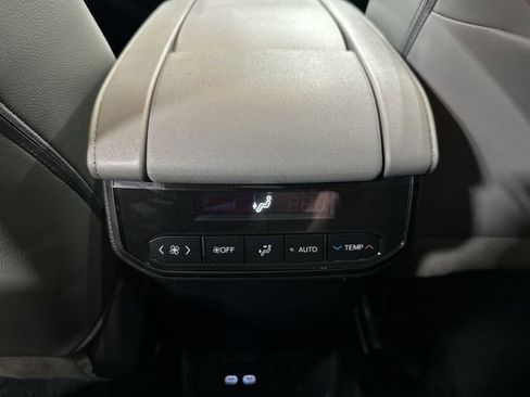 Used 2023 Toyota Highlander Limited image 36