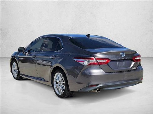 Used 2020 Toyota Camry XLE FWD image 7
