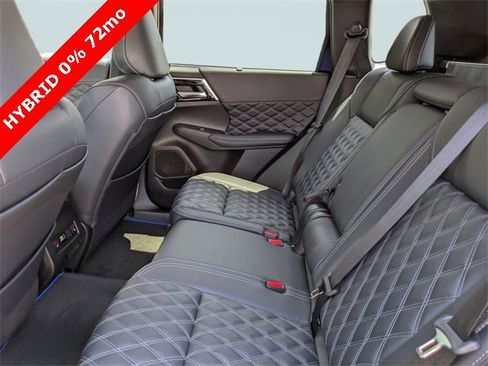 New 2025 Mitsubishi Outlander SEL image 17