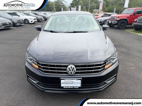 Used 2017 Volkswagen Passat 1.8T SE FWD image 1
