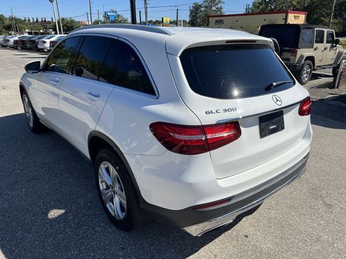 Used 2018 Mercedes-Benz GLC 300 w/ Premium Package image 7
