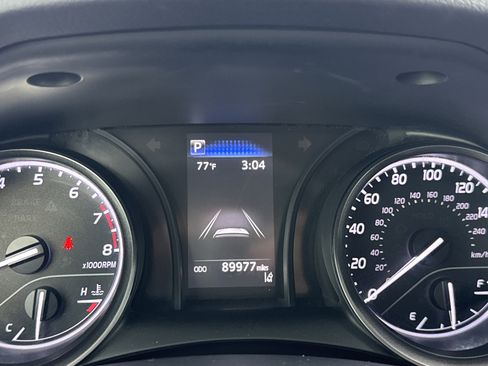 Used 2021 Toyota Camry SE image 11