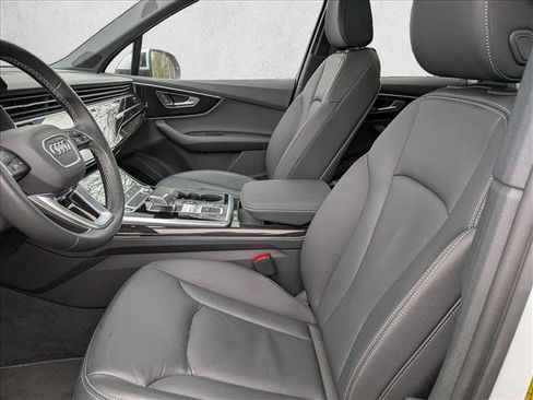 Used 2025 Audi Q7 2.0T Premium w/ Convenience Plus Package image 17