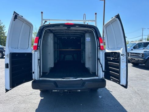 Used 2022 Chevrolet Express 2500 Extended w/ Driver Convenience Package RWD image 8