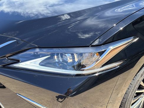 Used 2024 Lexus ES 350 w/ Premium Package FWD image 9