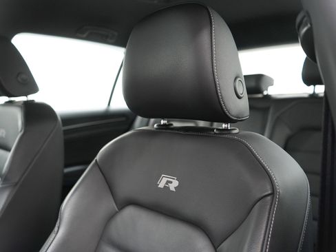 Used 2015 Volkswagen Golf R 4-Door image 28