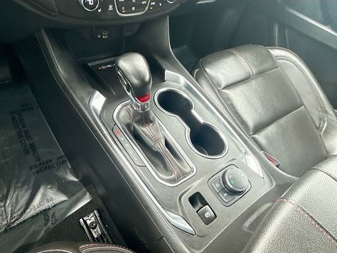 Used 2023 Chevrolet Traverse RS image 17