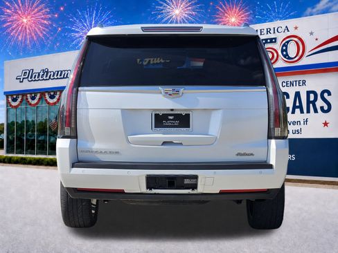 Used 2016 Cadillac Escalade Premium AWD/4WD image 8