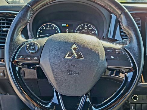 Used 2020 Mitsubishi Outlander LE AWD/4WD image 23