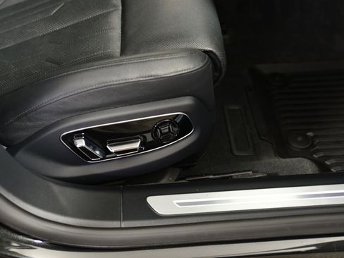 Used 2022 Audi A8 L 3.0T image 10