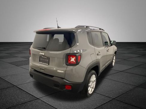 Used 2022 Jeep Renegade Latitude AWD/4WD image 6