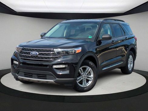 Used 2023 Ford Explorer XLT w/ Equipment Group 202A AWD/4WD image 1