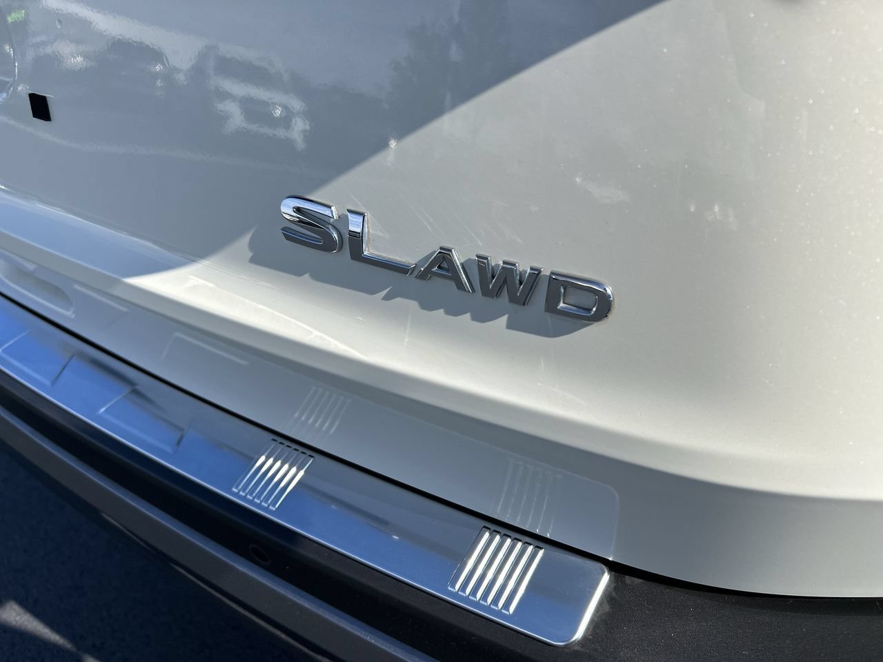 Used 2023 Nissan Rogue SL AWD/4WD image 10