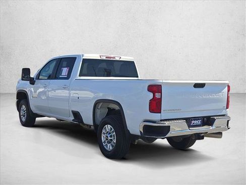 Used 2024 Chevrolet Silverado 2500 LT w/ Convenience Package AWD/4WD image 8