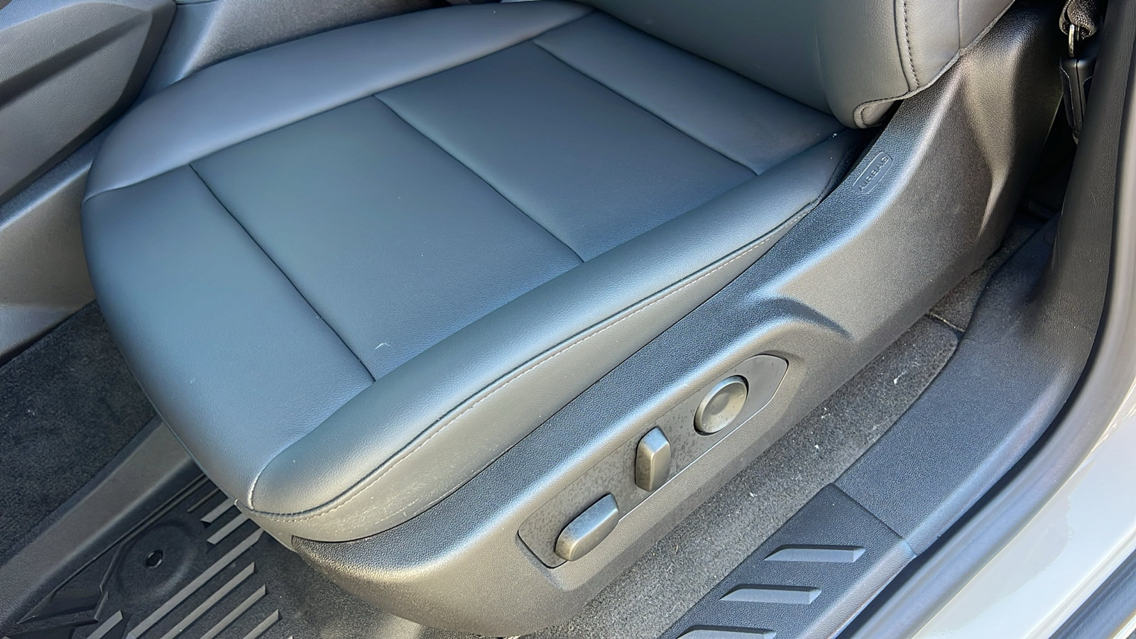 New 2026 Chevrolet Colorado Trail Boss w/ Midnight Edition AWD/4WD image 17