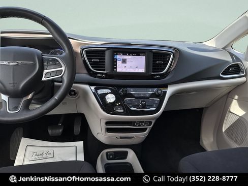 Used 2023 Chrysler Voyager LX FWD image 26