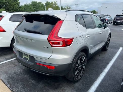Certified 2023 Volvo XC40 B5 Ultimate w/ Protection Package Premier AWD/4WD image 4