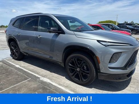 Used 2025 Buick Enclave Sport Touring w/ Power Package FWD image 13