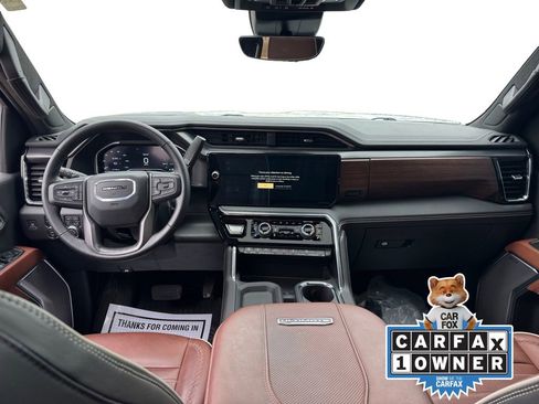 Used 2025 GMC Sierra 2500 Denali Ultimate image 12