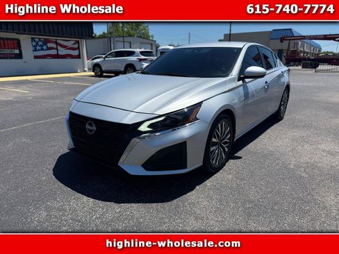 Used 2023 Nissan Altima 2.5 SV FWD image 1