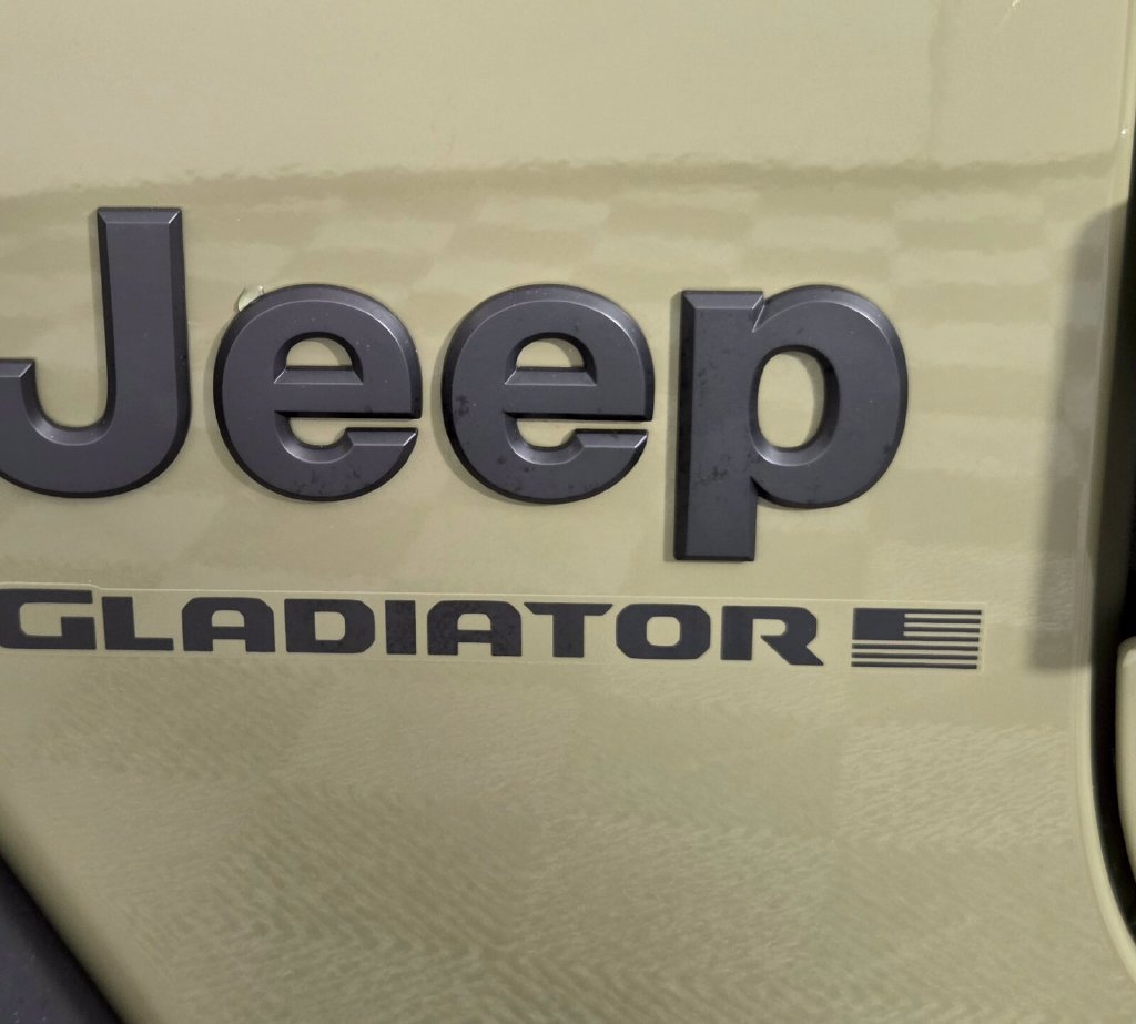 Used 2026 Jeep Gladiator Sport AWD/4WD image 8
