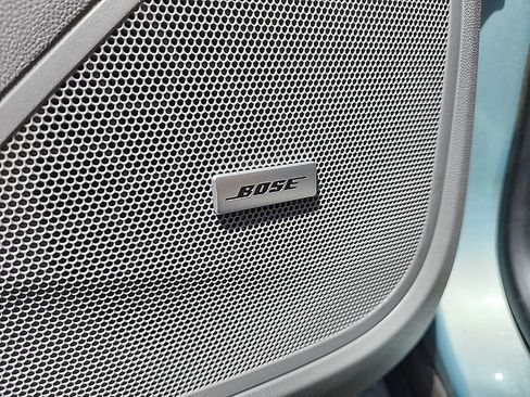 Used 2019 Chevrolet Bolt Premier w/ Infotainment Package image 7