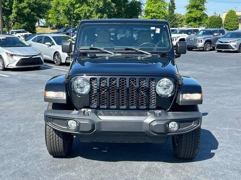 Used 2022 Jeep Gladiator Sport AWD/4WD image 9