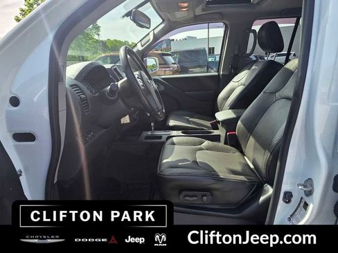 Used 2017 Nissan Frontier PRO-4X w/ Pro-4x Luxury Package AWD/4WD image 8