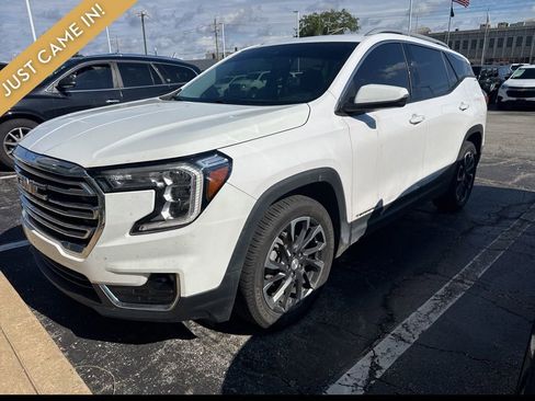 Used 2022 GMC Terrain SLT w/ LPO, Floor Liner Package AWD/4WD image 3